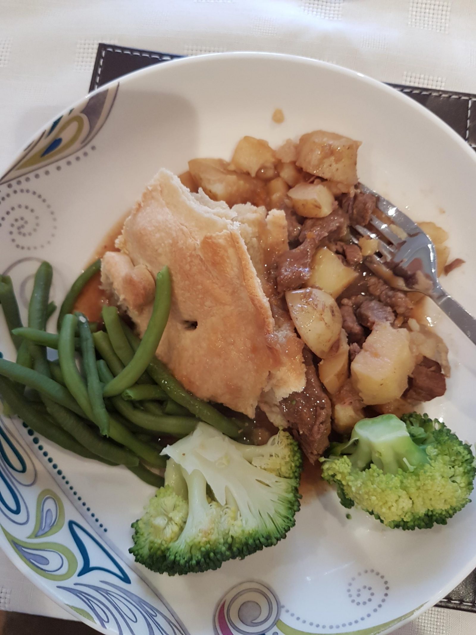 beef pie and vegetables