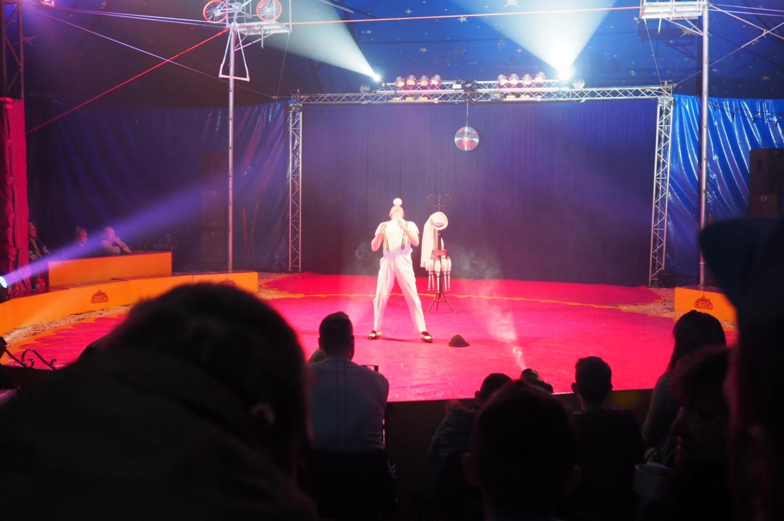juggling the paulos circus