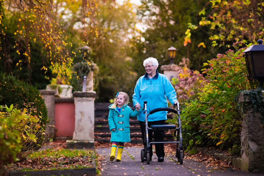 The Importance of Introducing Children to the Elderly