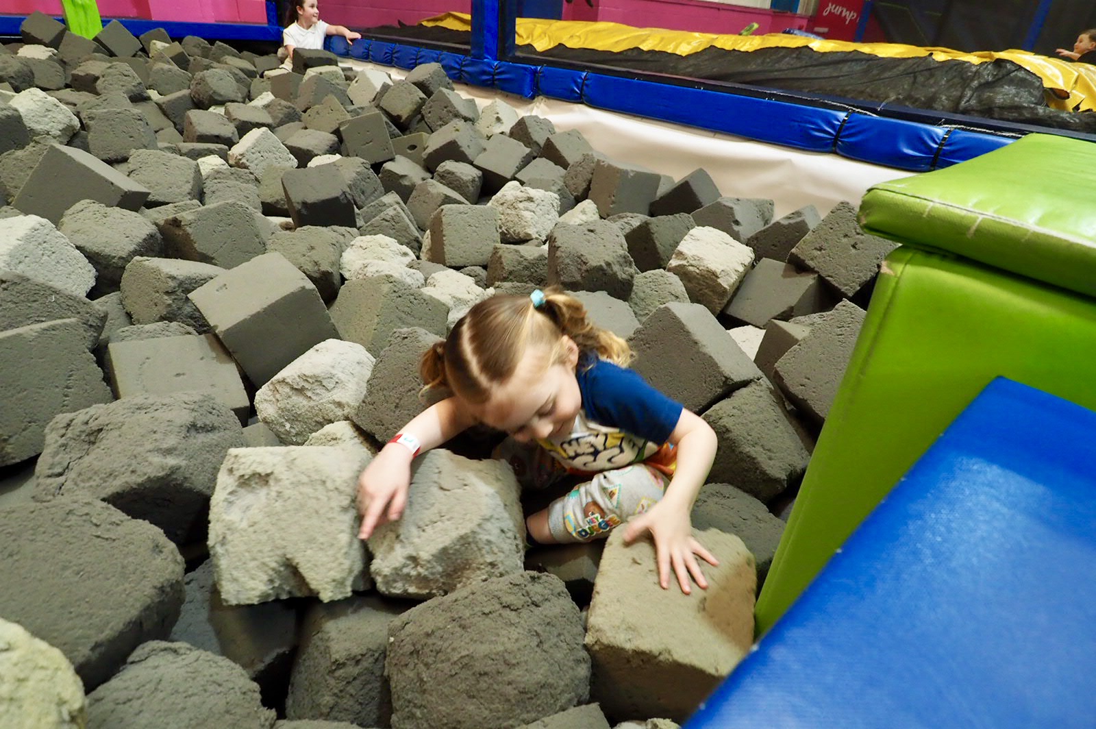 Jump In Warwick Trampoline Park REVIEW AD Run Jump Scrap!