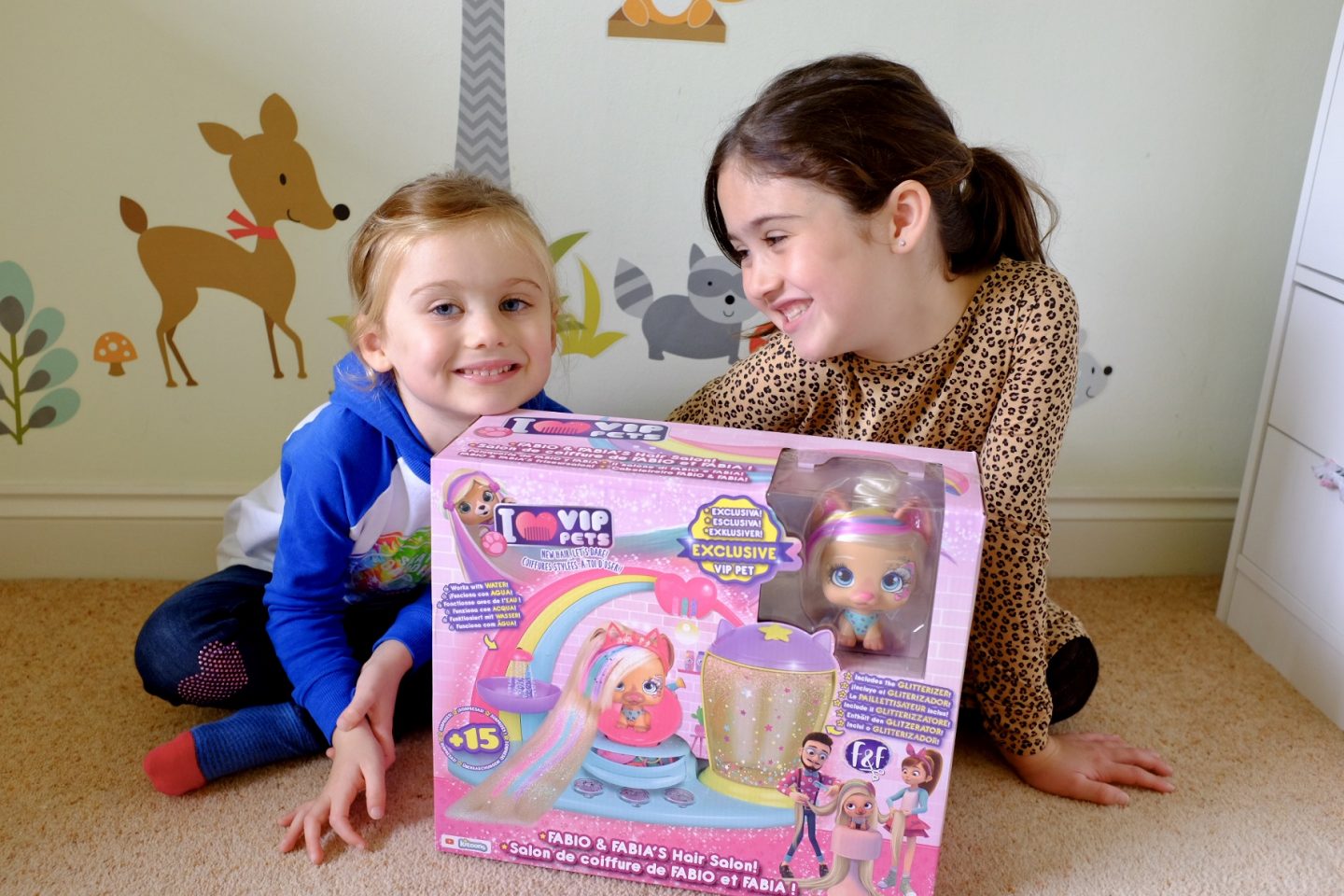2 sisters with the VIP Pets Salon Playset