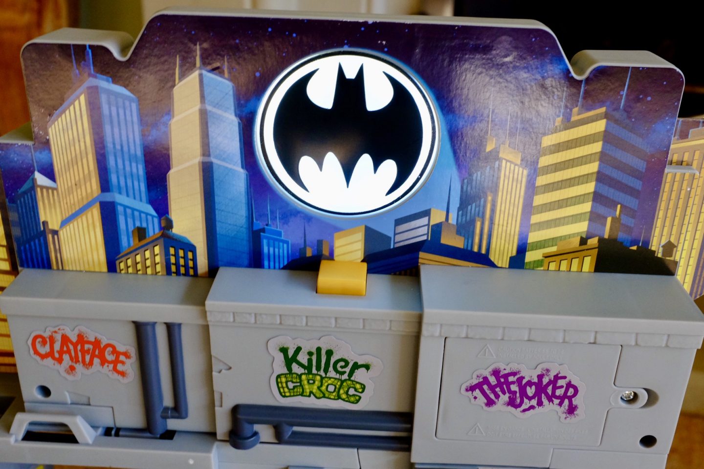 BATMAN Mission Batcave  Gotham City light up