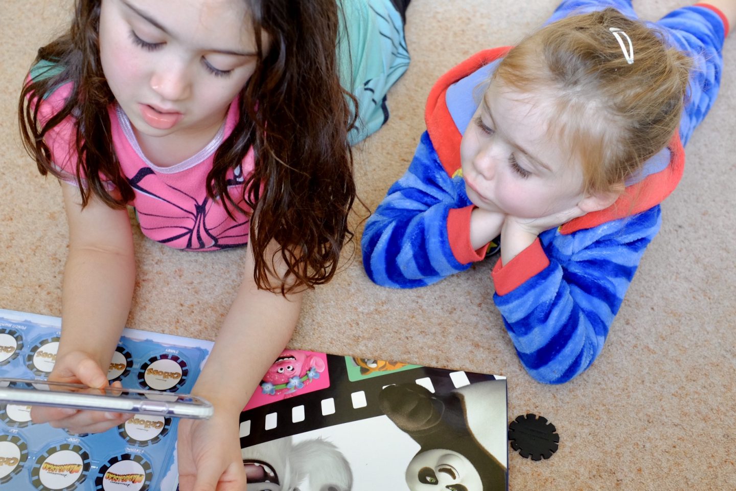 Girls playing with Augmented reality discs - AR discs 