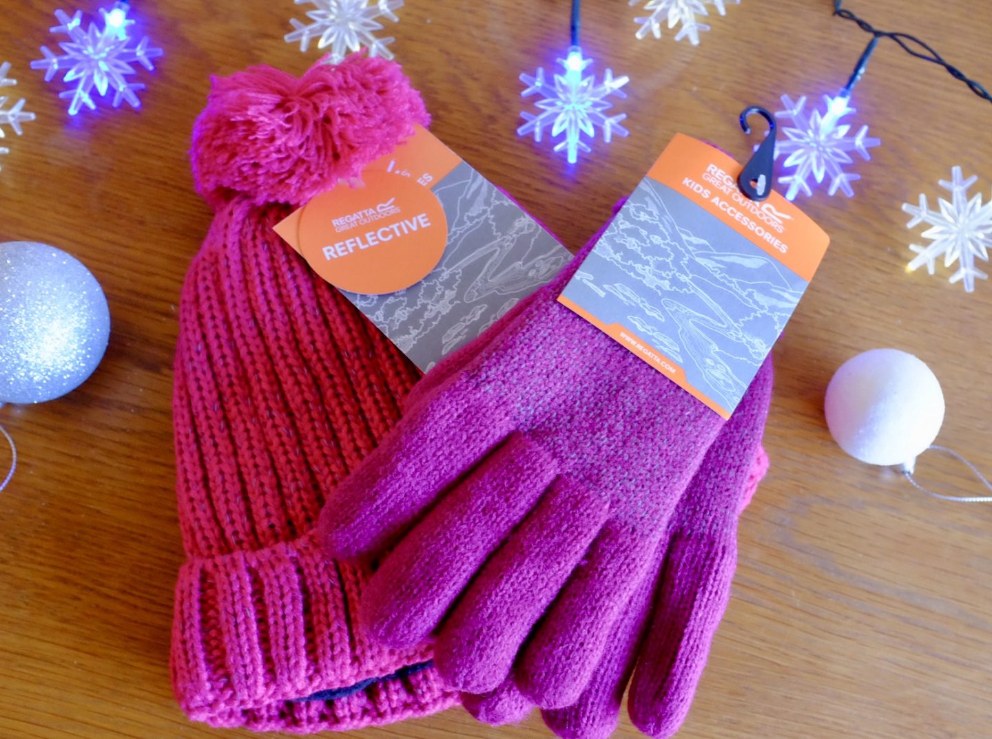 hat and gloves set from regatta outdoors
