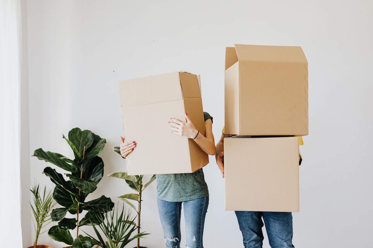 9 Tips for Efficiently Clearing Out Your Home Before a Big Move