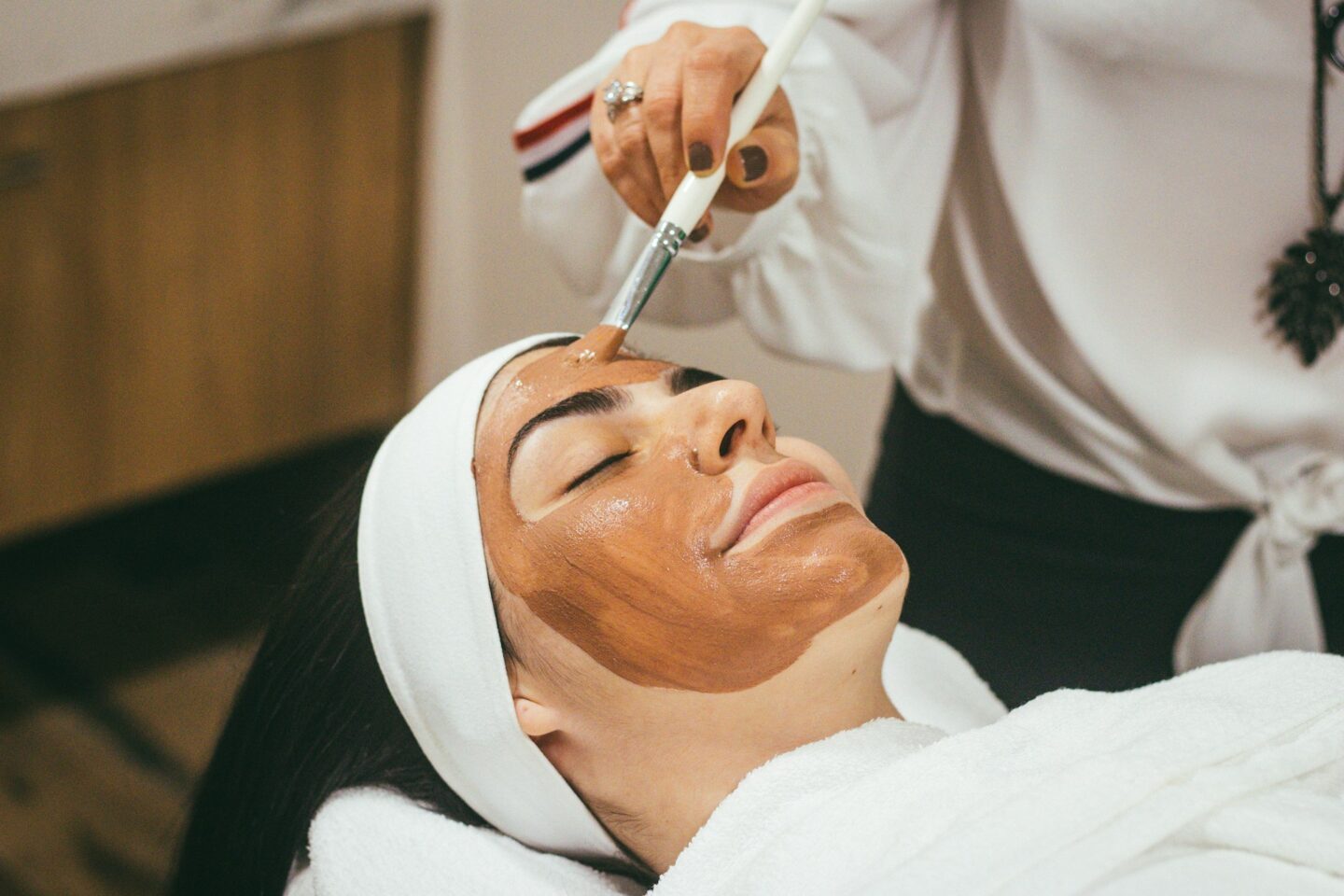 4 Simple Ways to Update & Change Your Appearance Without Much Effort