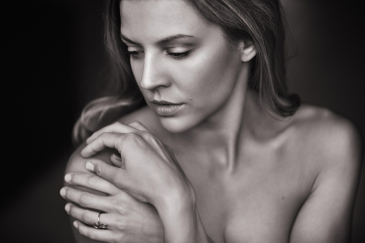 Jowls and Loose Skin: 5 Signs a Facelift May Make More Sense Than Fillers