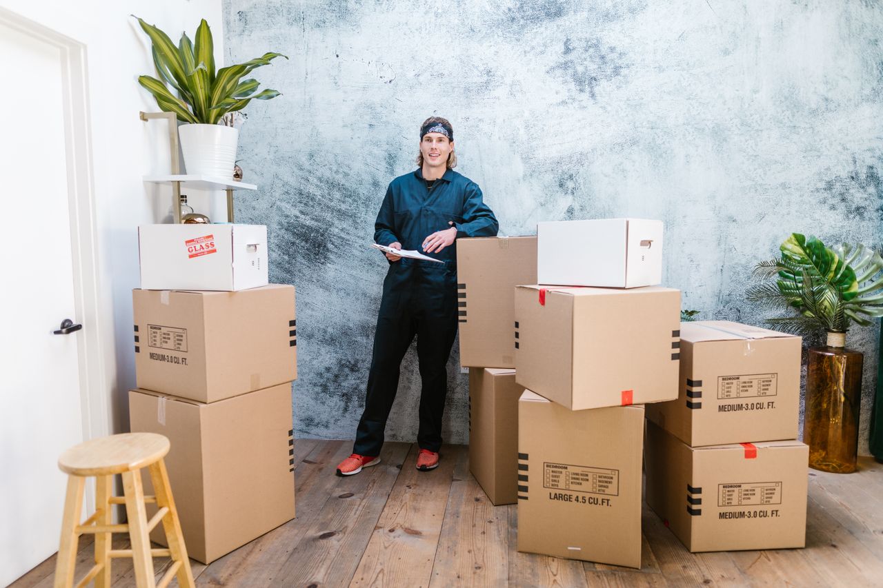 How to Organize Your Home Before Professional Movers Arrive