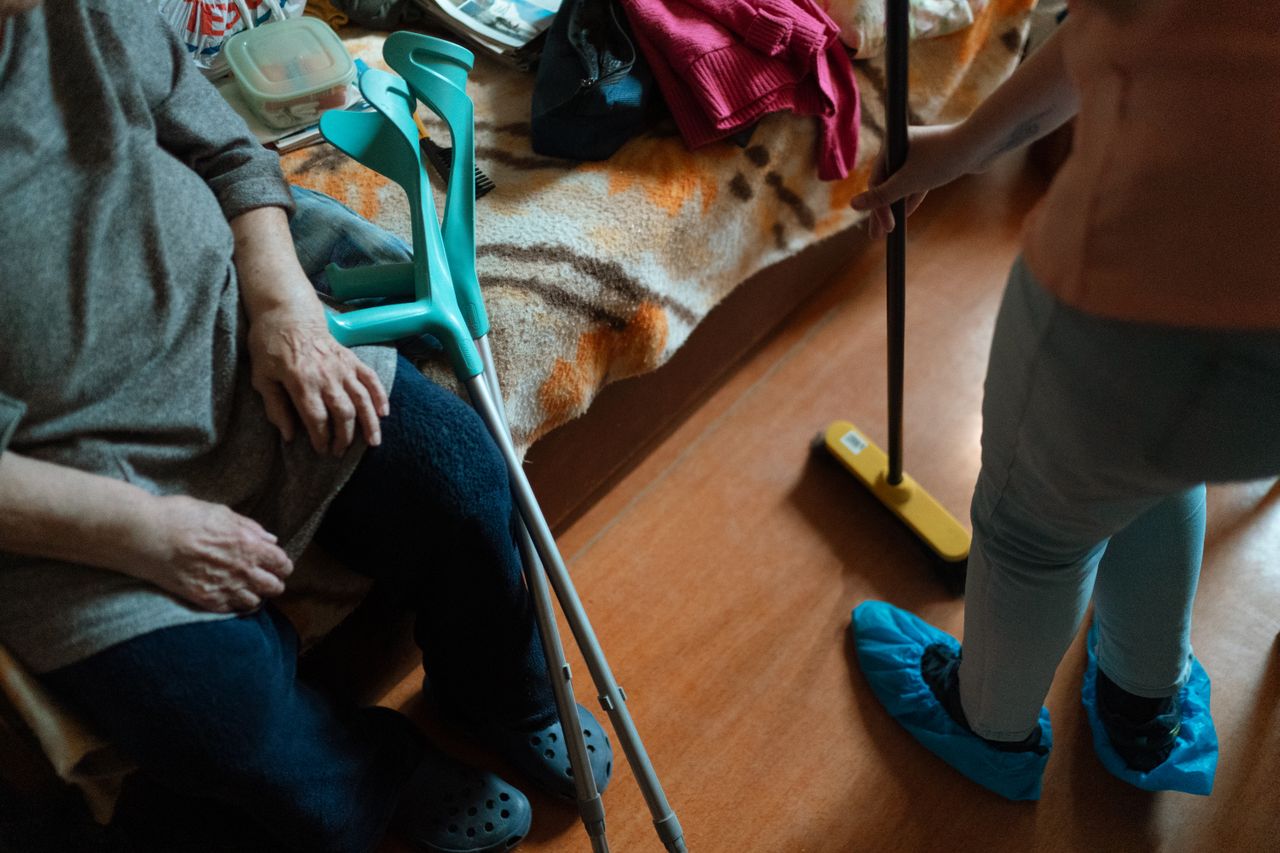 How to Tell If a Care Home Meets Hygiene Standards